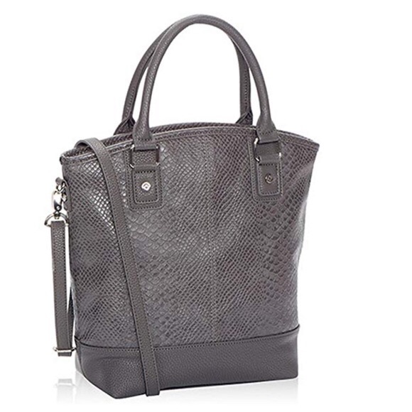 thirty-one Handbags - NWT Thirty One Paris Purse City Charcoal 31 Bag